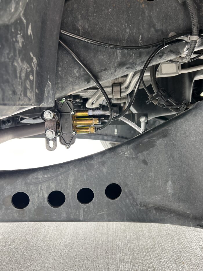 2019+ RAM 2500/3500 4X4 2-Stage Front Air Suspension