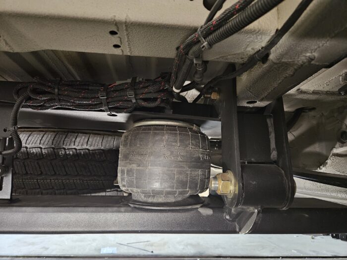 2015+ Mercedes-Benz/Freightliner Sprinter Van 2500 - SRW - 2-Stage Rear Air Suspension - Image 3