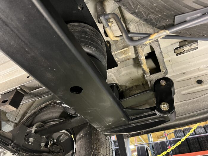 2015+ Mercedes-Benz/Freightliner Sprinter Van 2500 - SRW - 2-Stage Rear Air Suspension - Image 5