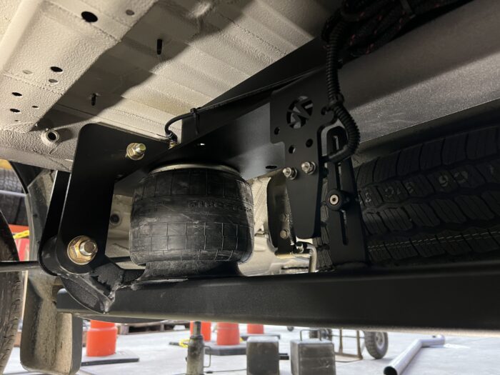 2015+ Mercedes-Benz/Freightliner Sprinter Van 2500 - SRW - 2-Stage Rear Air Suspension - Image 7