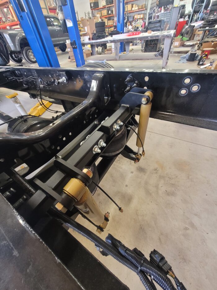 2024+ Ford F-650/F-750 2-Stage Rear Air Suspension - Image 11