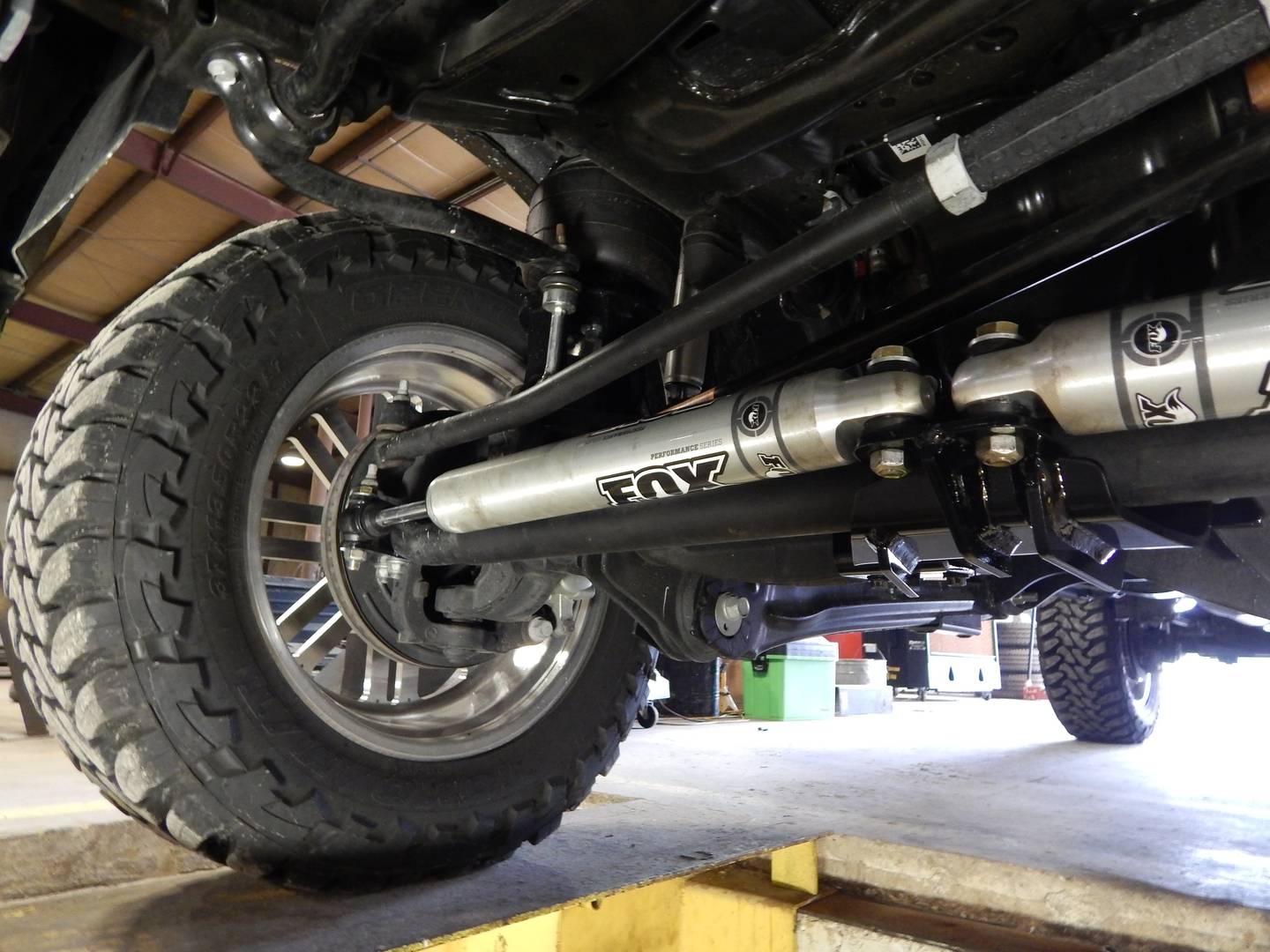 thumbnail image 2 of MaXpeedingrods Dual Steering Stabilizer For Ram 2500/3500 2013-2022 4WD W/ 2.5"+ Lift 2 of 4